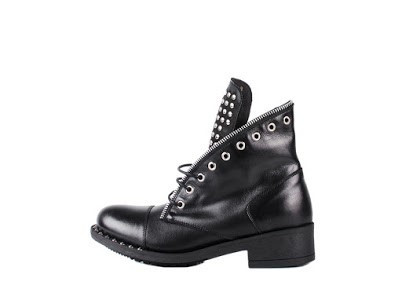 Grunge on sale style boots